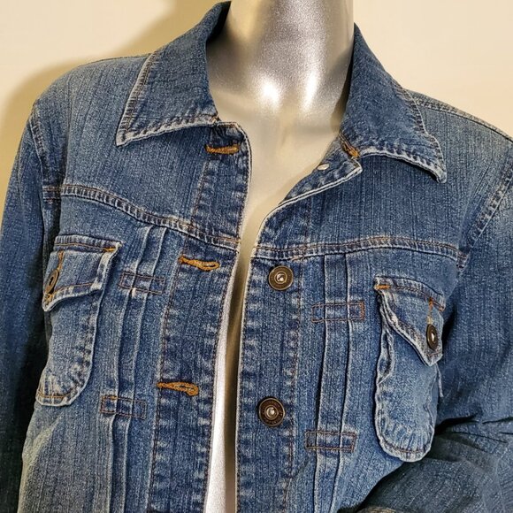 St. John's Bay Denim Jacket – Size Medium, Classic Style, Excellent Condition - Picture 7 of 15